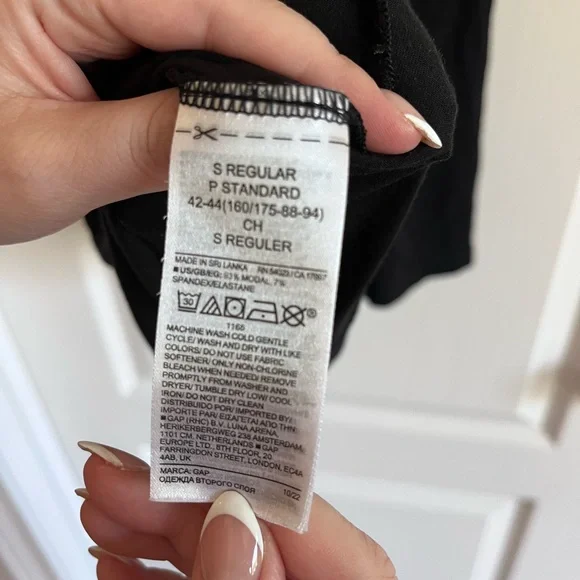 Two GAP Women's Nursing Gowns - Picture 5 of 5